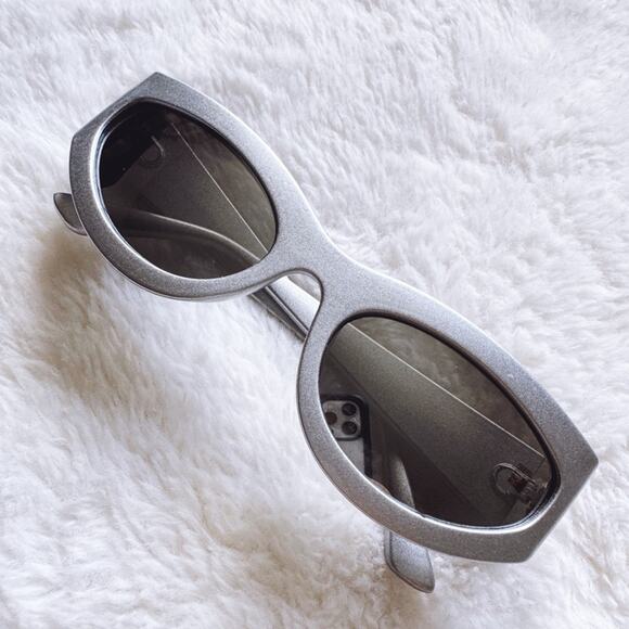Faye Mirrored Silver Cat-Eye Sunglasses - Picture 2 of 14